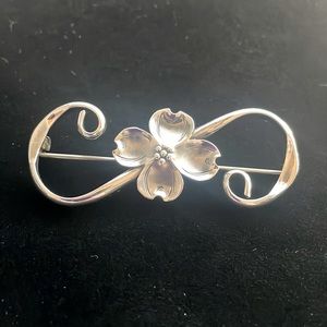 Vintage Sterling Silver Dogwood Flower brooch pin by Stuart Nye